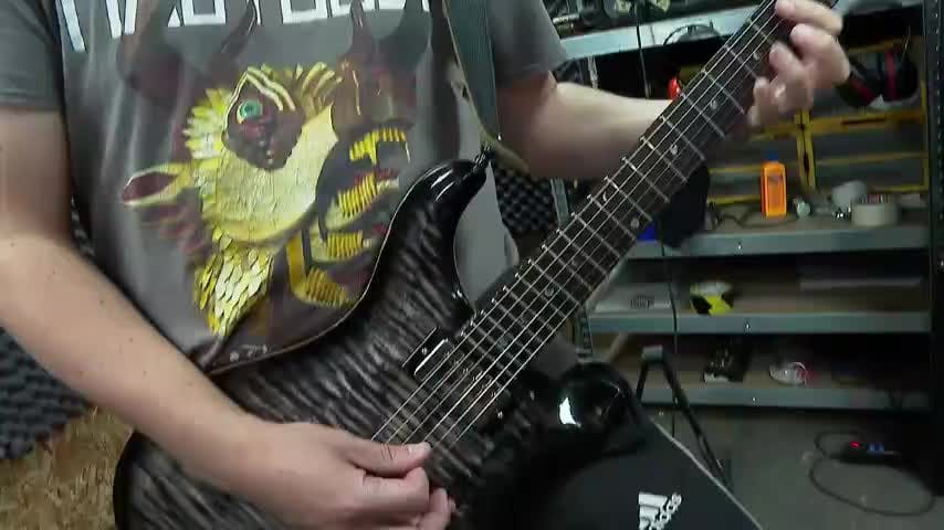 REC abre pequeña ventana al metal