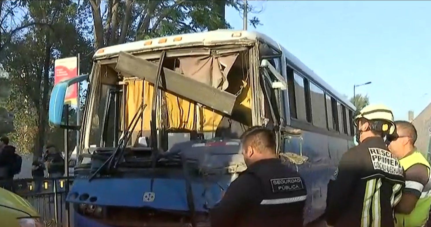 Impactante choque entre buses deja 19 heridos en la comuna de Independencia