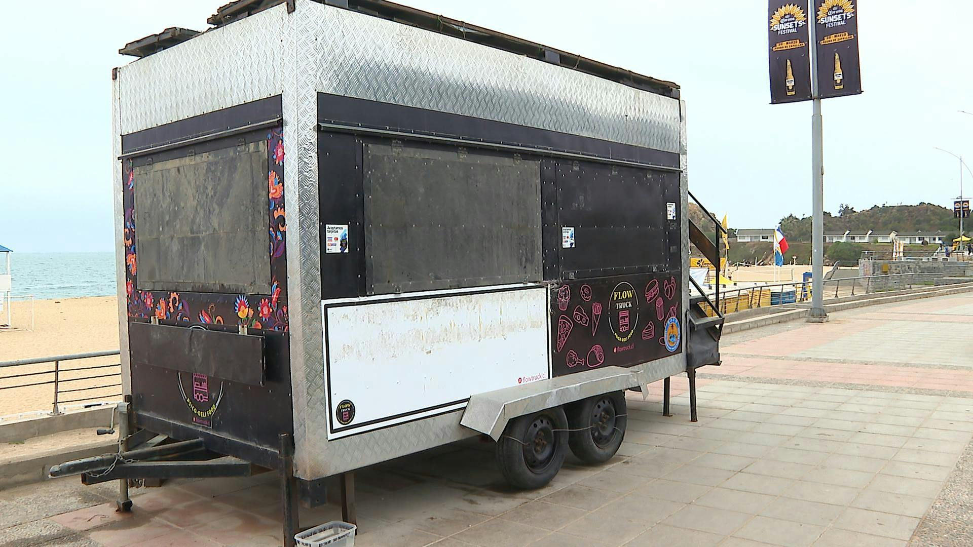 Foodtruck fue robado a plena vista de sus dueños  
