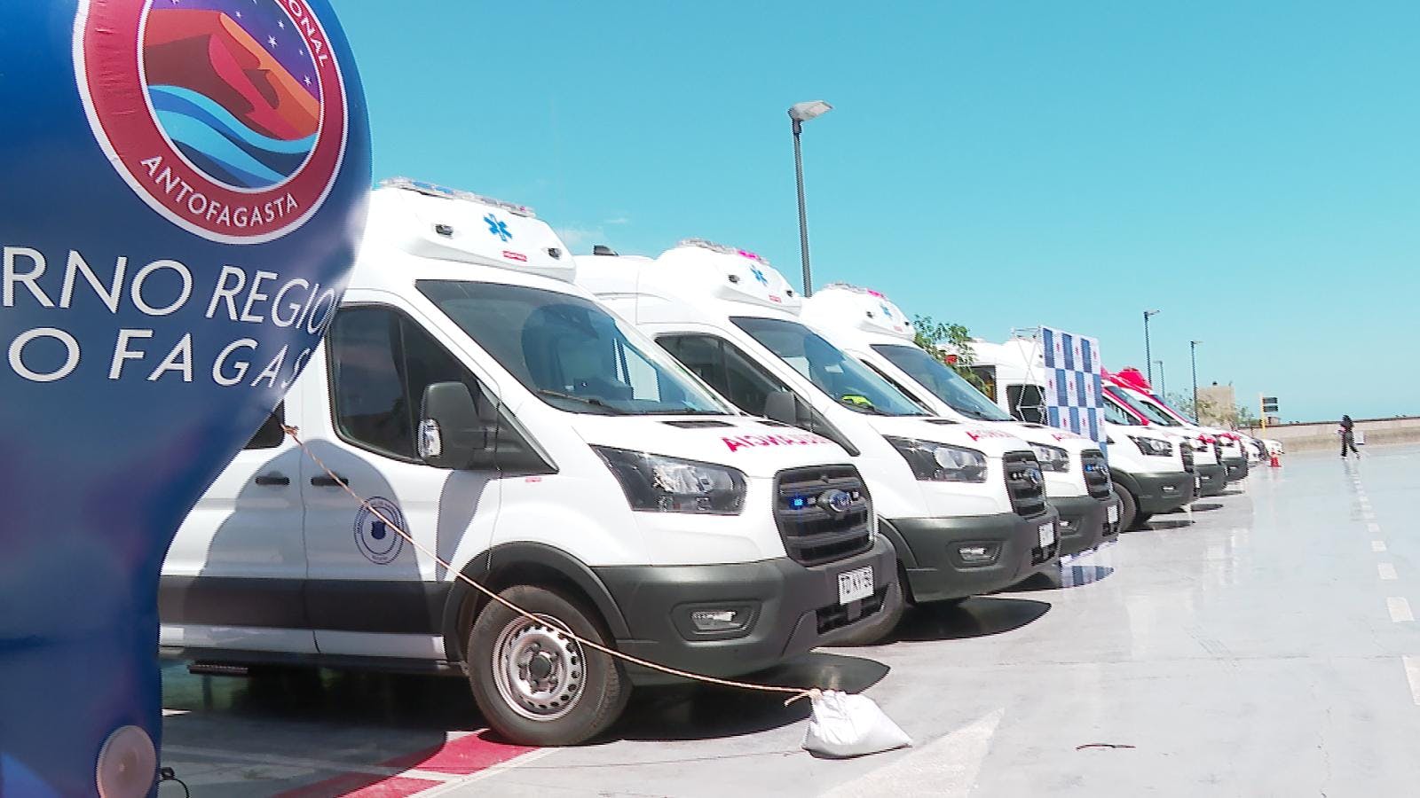 Entregan nuevas ambulancias al hospital regional