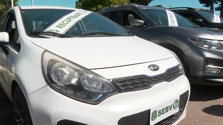 Carabineros recupera vehículo robado en Maipú en manos de banda dedicada a la reducción de Concepción.