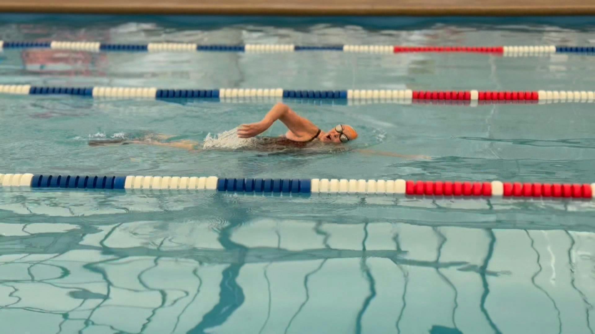 Chilena de oro: Con casi 90 años es la reina de la natación