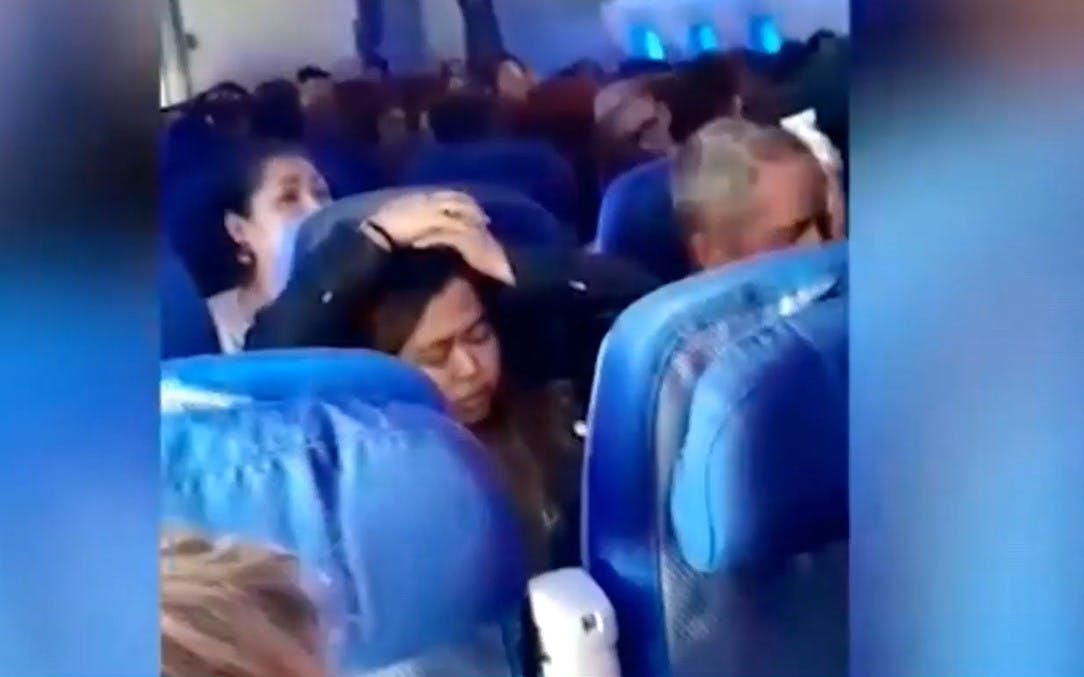 ¿Posible falla técnica? Turbulencia extrema aterró a pasajeros