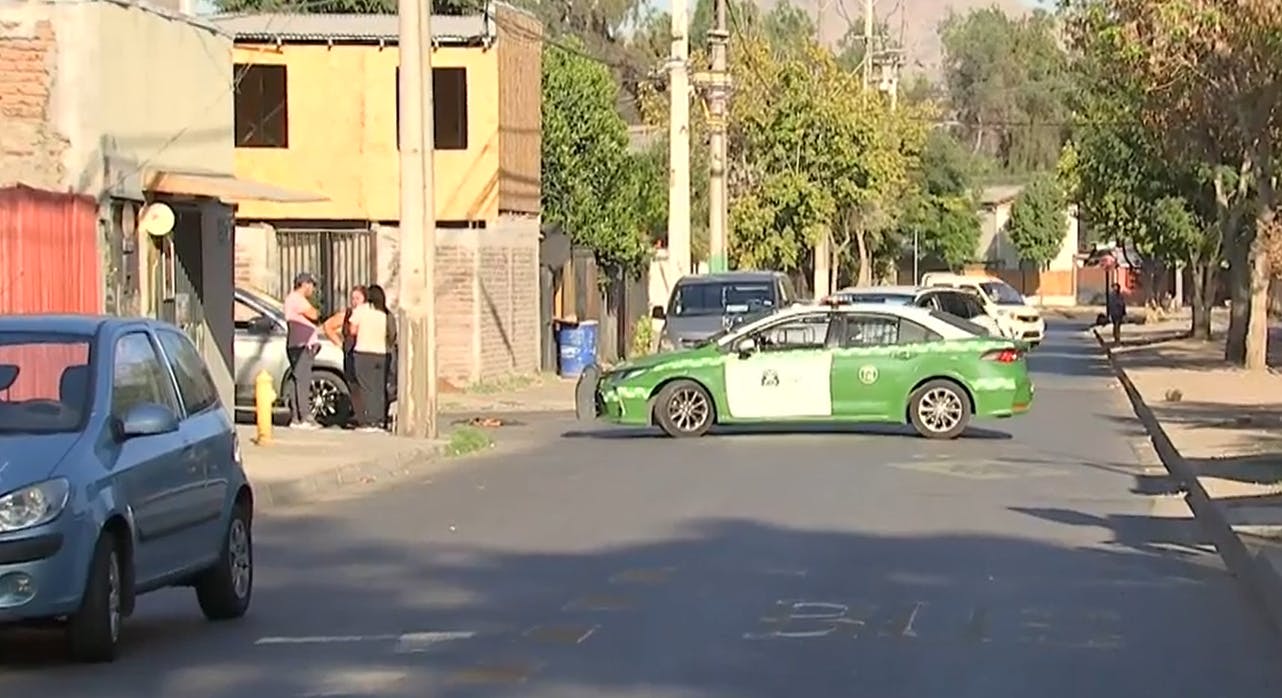 Encuentran cuerpo sin vida frente a colegio en Recoleta