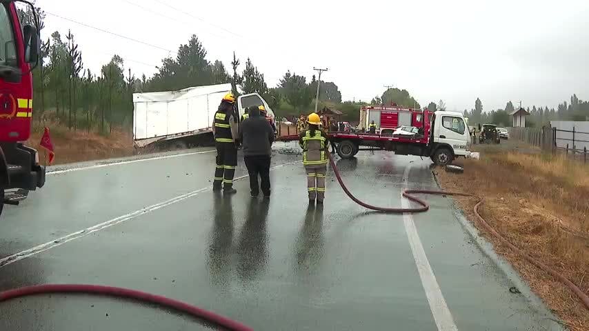 Un herido y un fallecido deja accidente en medio de la lluvia