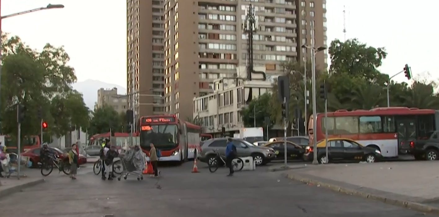 ¡Mucha precaución! Alerta por caída de cables en Recoleta 