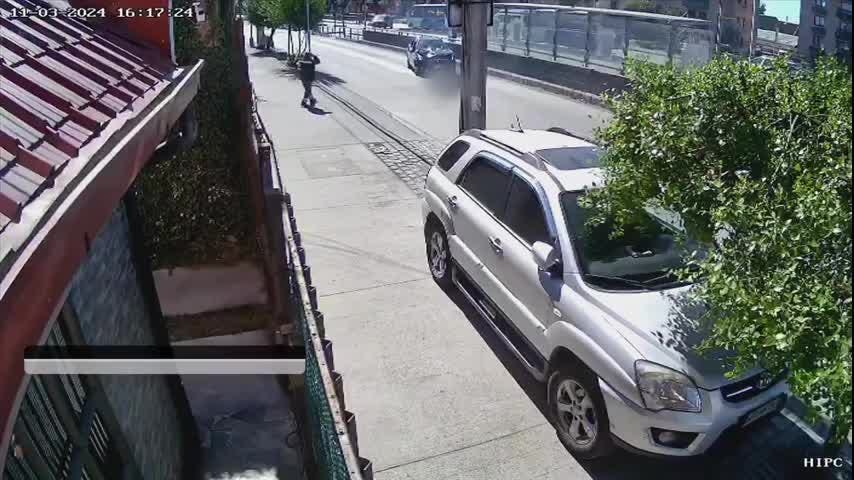Sin licencia ni documentos del auto conductor que atropelló a estudiante en 21 de mayo