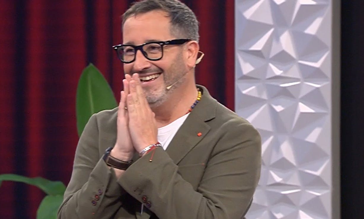 Eduardo Fuentes se lució con su rutina de stand up en le cumpleaños de María Luisa Godoy