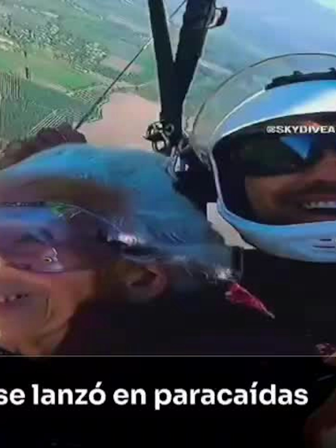 Sorprendió a todos al lanzarse en paracaídas a sus 95 años