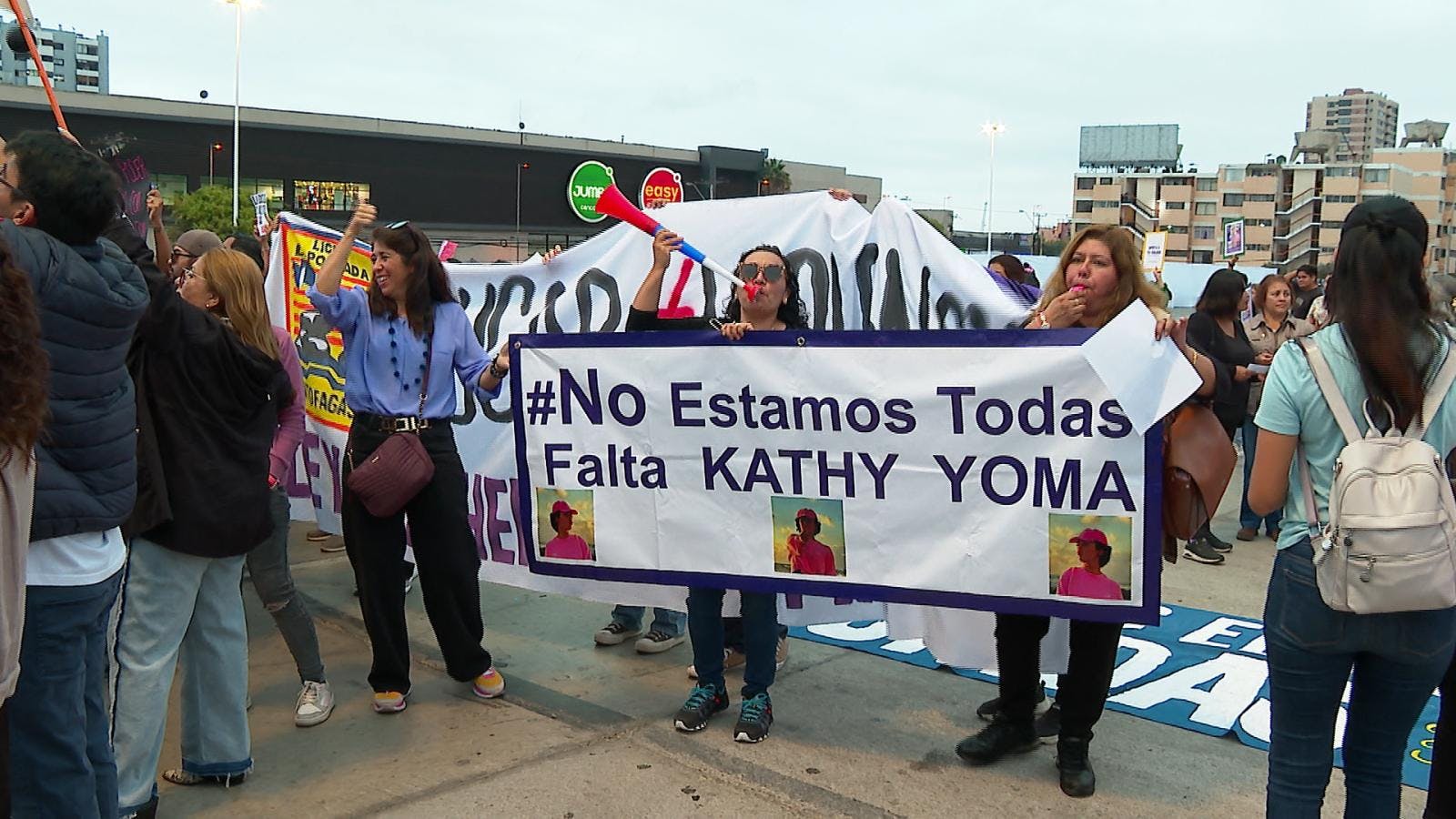Suspenden evento en la explanada de estadio regional