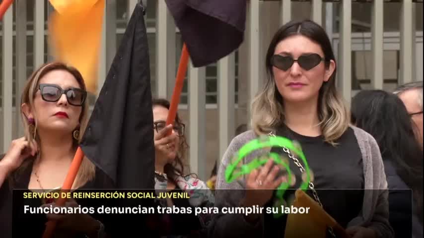 Funcionarios de ex Sename realizan manifestación