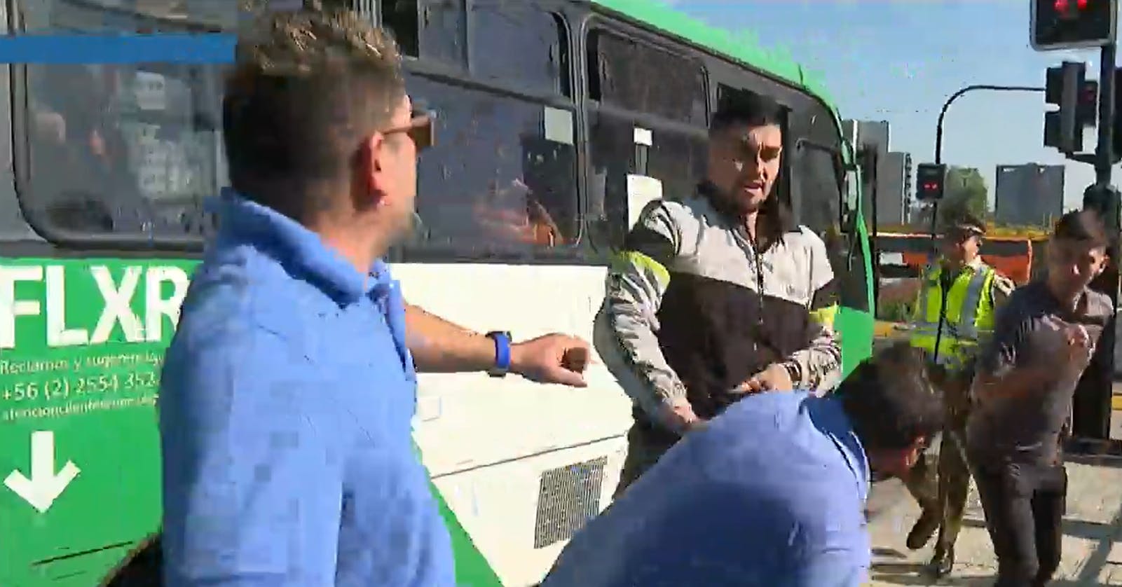 Combos y patadas: Así fue la protesta de colectiveros en La Florida
