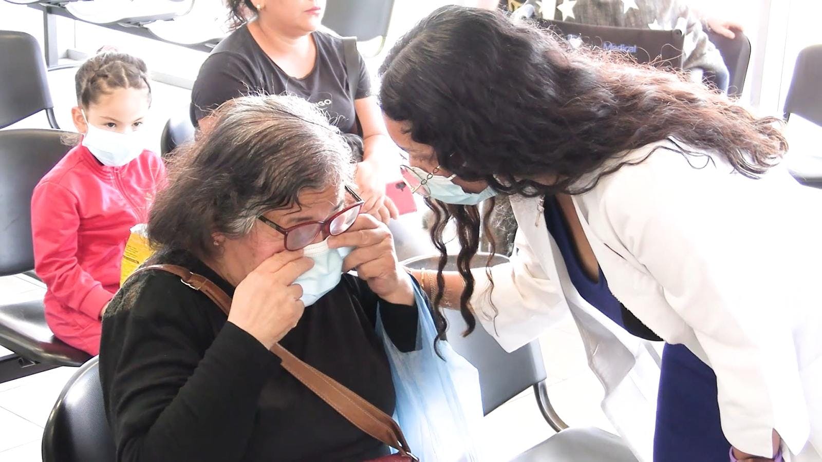 Fiscalizan uso obligatorio de mascarillas en centros asistenciales