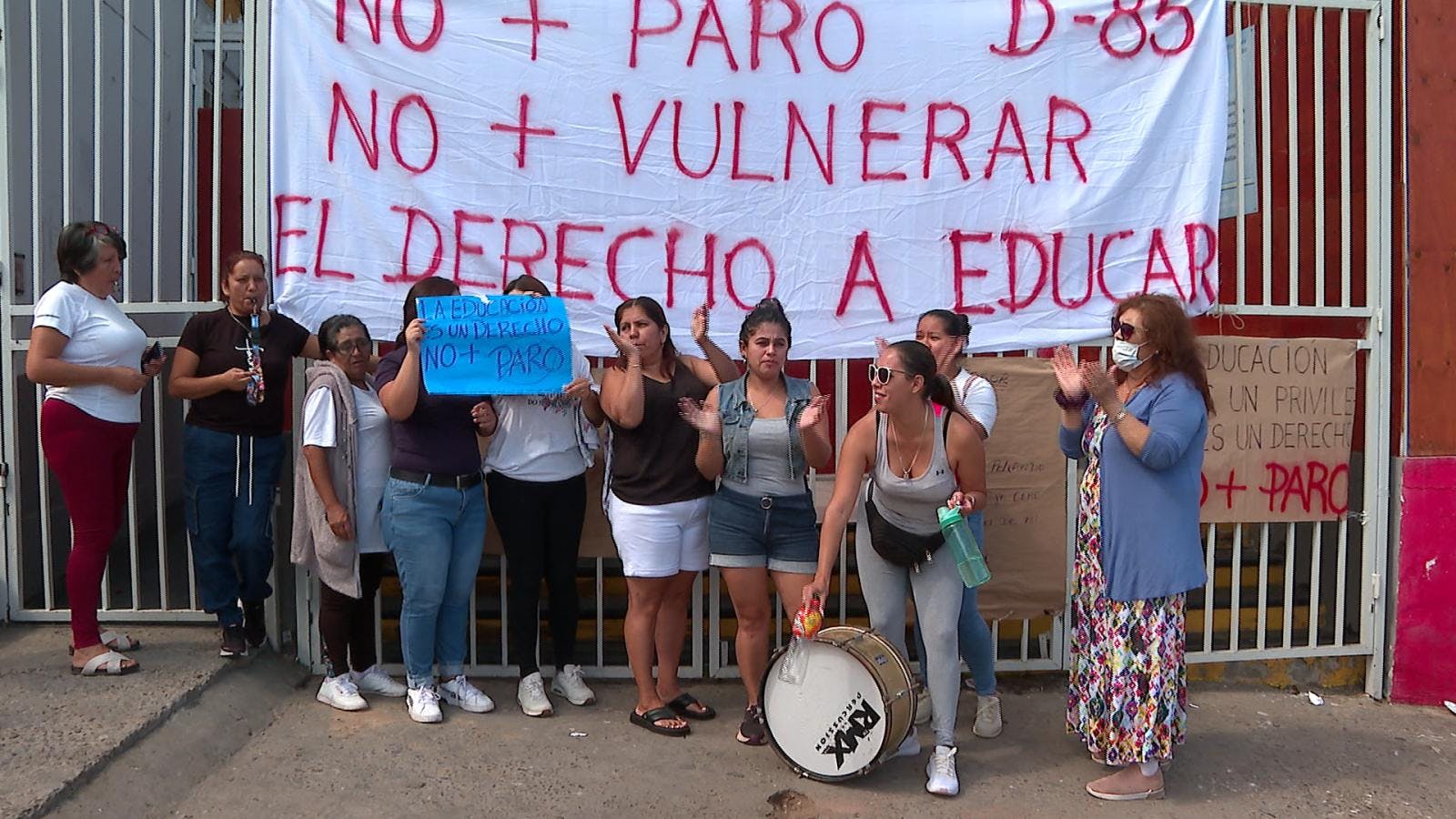 Apoderados de colegios municipales piden volver a clases