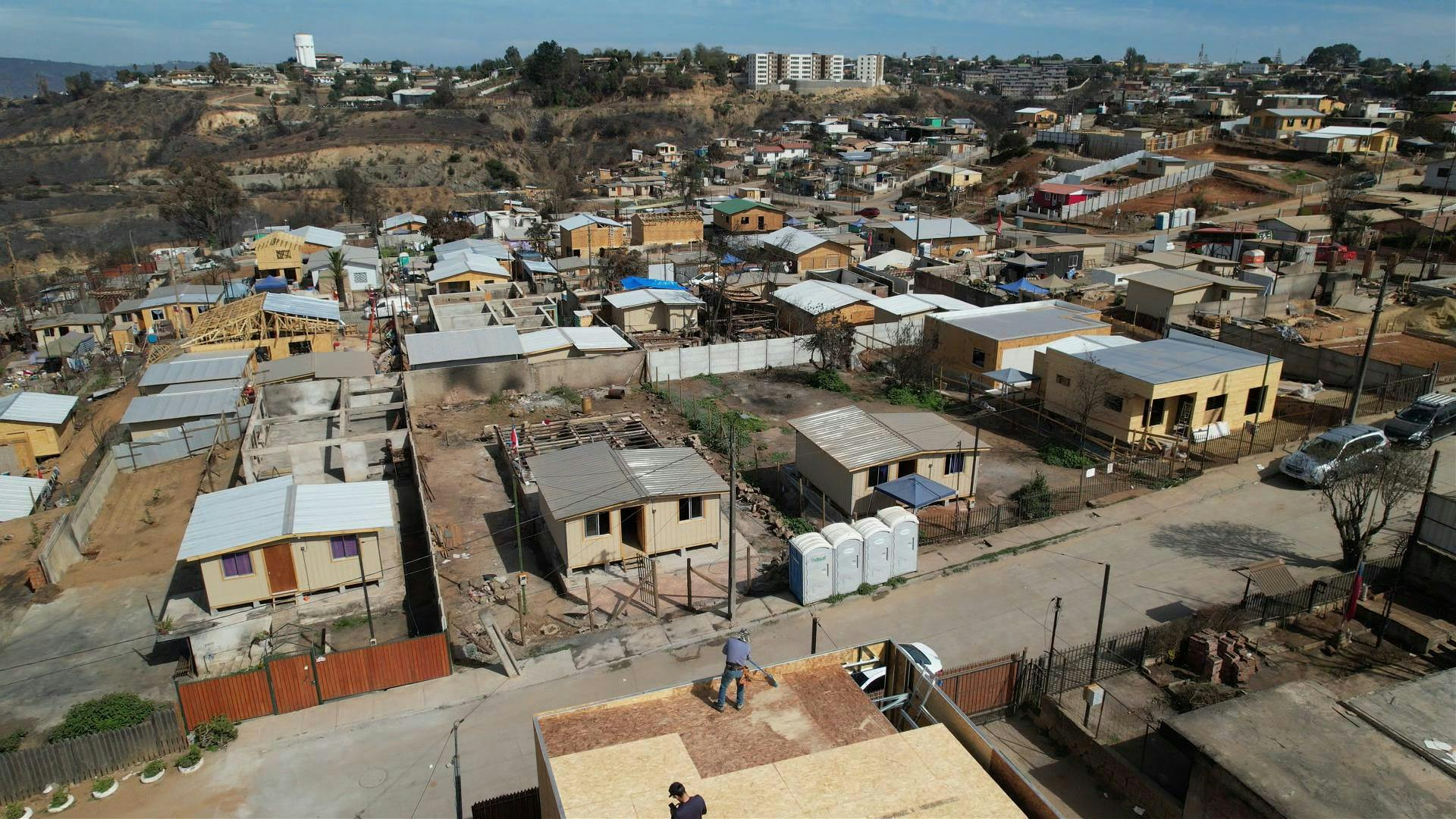 A más de dos meses del mega incendio familias aún no cuentan con red sanitaria