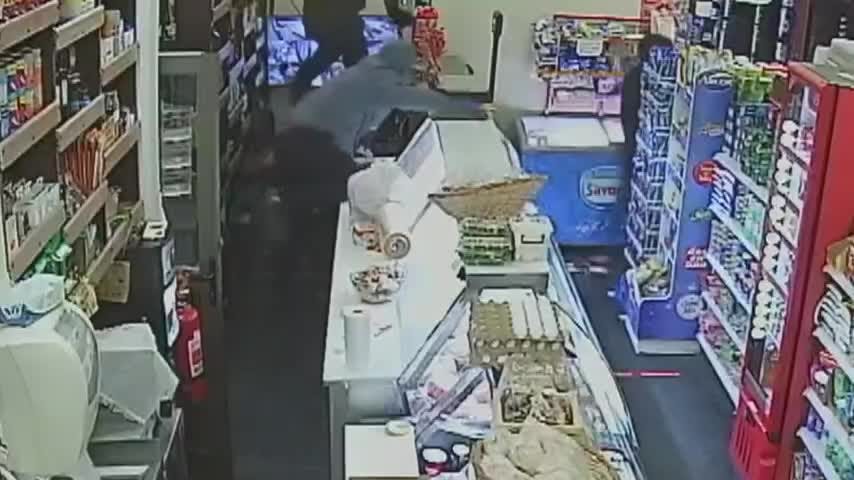 Banda encapuchada y armada asalta otro negocio en Concepción