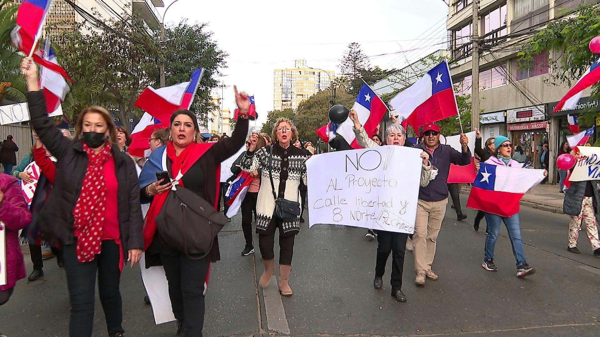 Viñamarinos se manifiestan ante estudio que busca cambiar sentido de calles