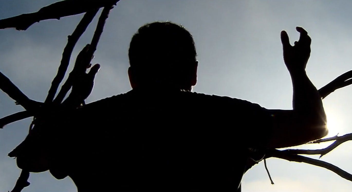 "La esposa de Jesús": Investigan por presunto fraude a líder que formó a "Antares de la luz"