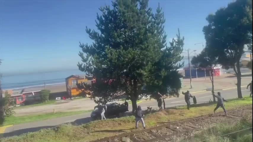 Apedrean buses que intentaban ingresar a Puerto de Coronel