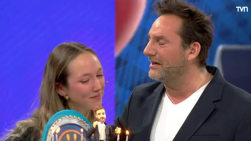 Hermoso momento: hija de Daniel Fuenzalida lo sorprende en su cumpleaños