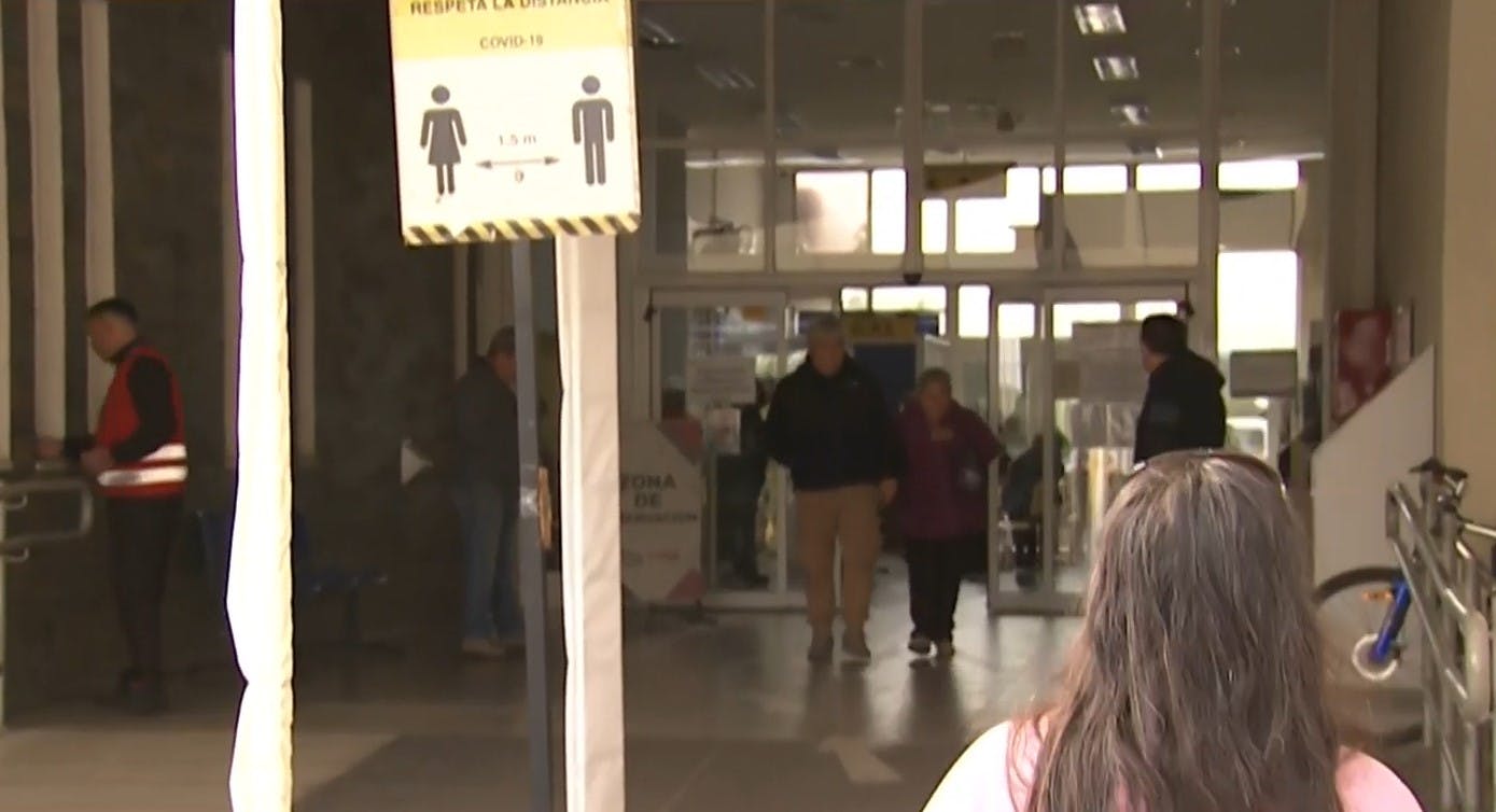 Miserable es poco: Delincuente intenta robar en sala de esperar de Cesfam 
