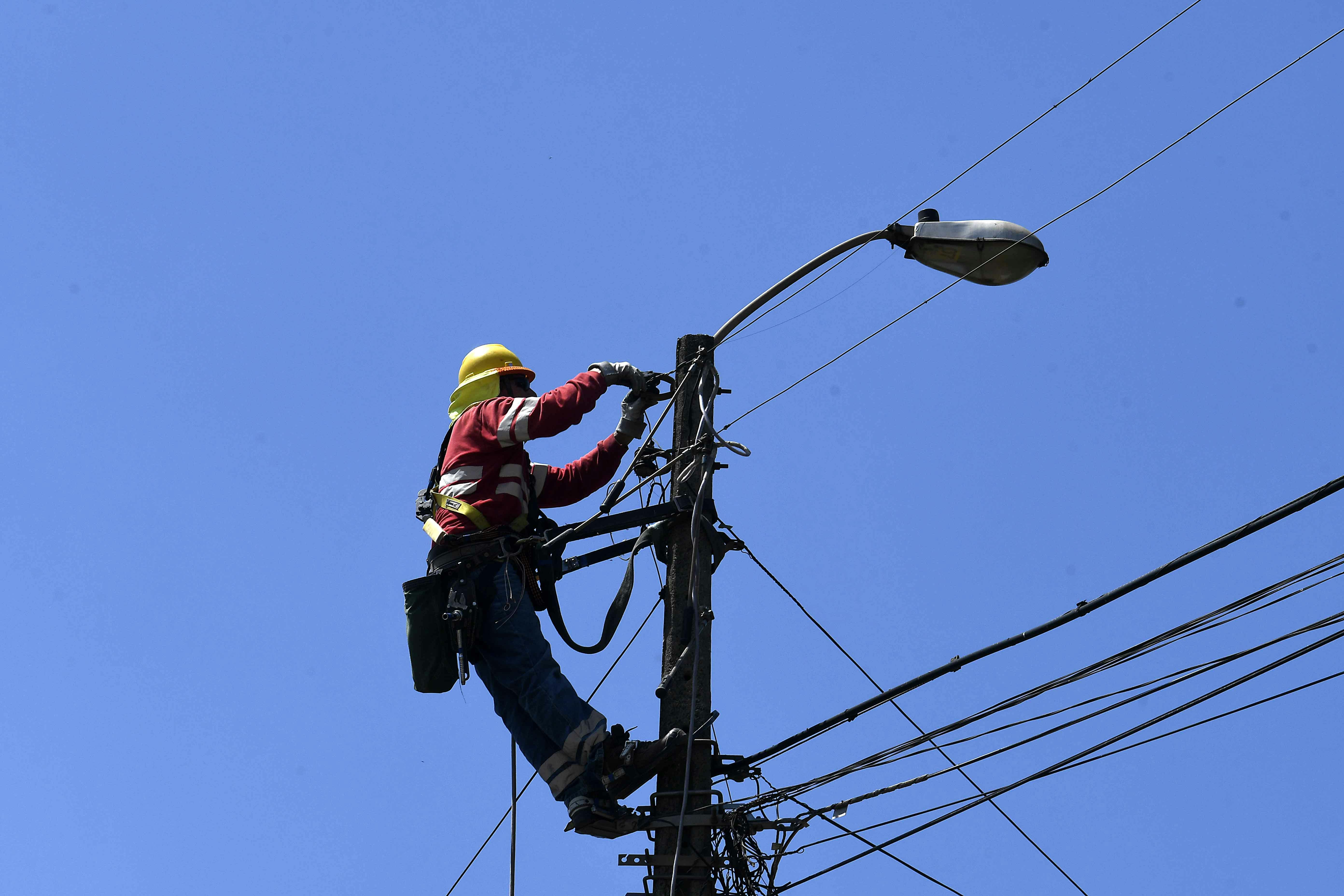 SEC por cortes de luz en lluvias: Es necesario que las personas reclamen a la empresa