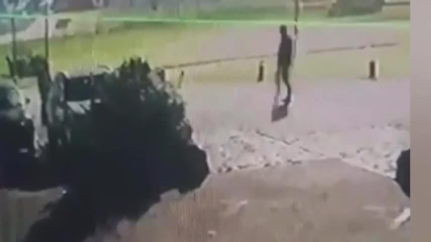 Carabineros da captura a presunto autor de quema de vehículos