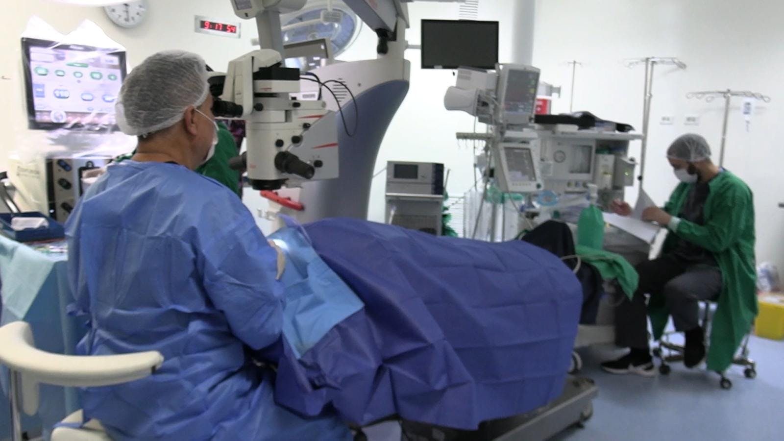 Masivo operativo oftalmológico en Hospital Regional