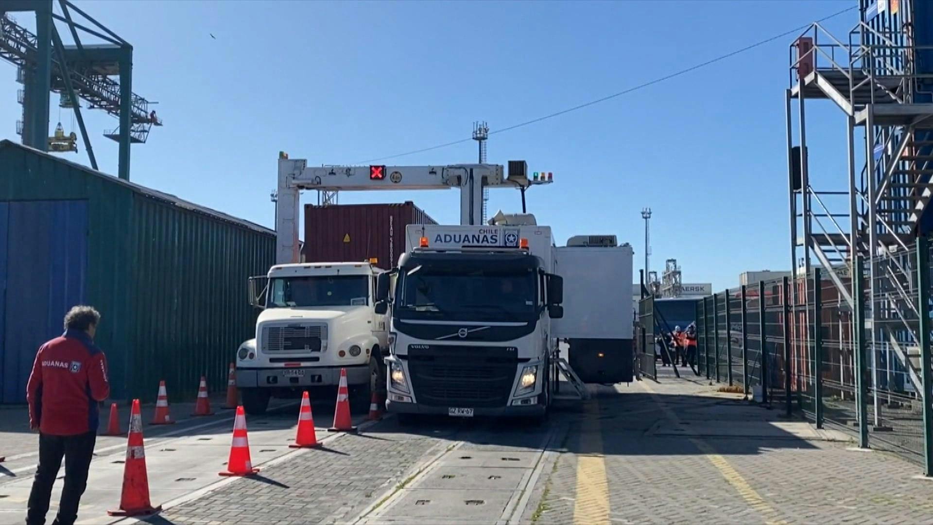 Un camión scanner busca reforzar los procesos de fiscalización en el puerto de San Antonio