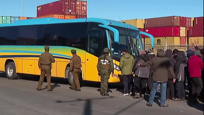 Ministro de Transporte visita el Biobío en medio de la crisis de Puerto Coronel