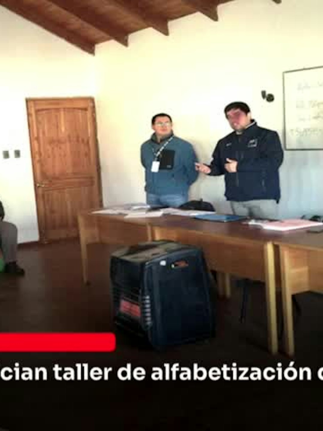 Personas mayores inician taller de alfabetización digital