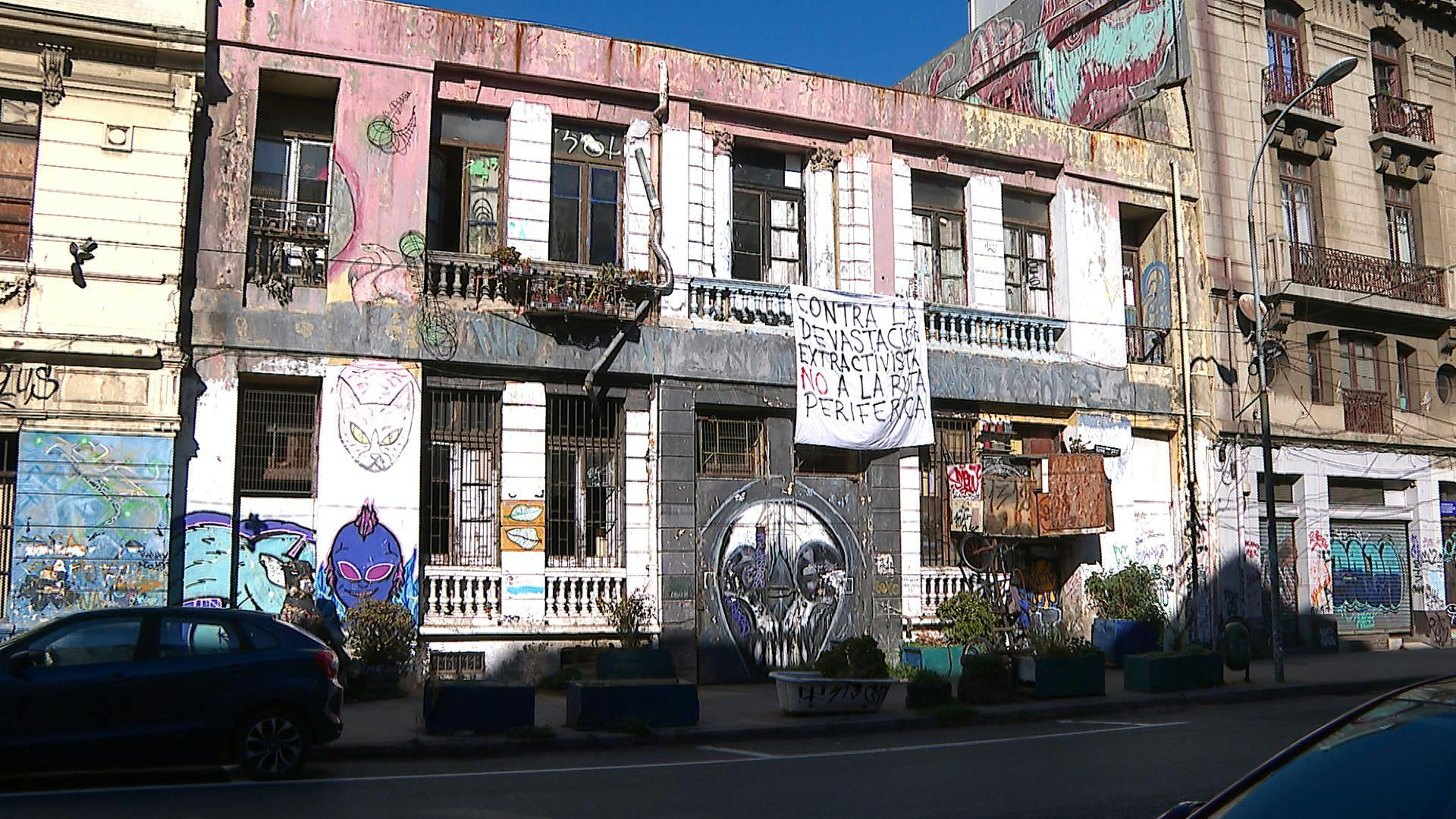 Ordenan desalojo de casa “okupa” en Valparaíso