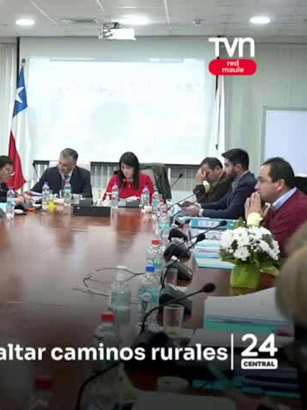 Aprueban recursos para asfaltar caminos rurales