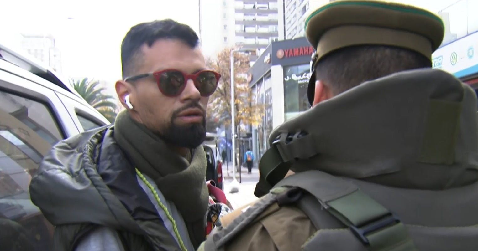 "No respeto ni a mi propia madre": Venezolano reacciona violentamente en fiscalización vehicular en Santiago