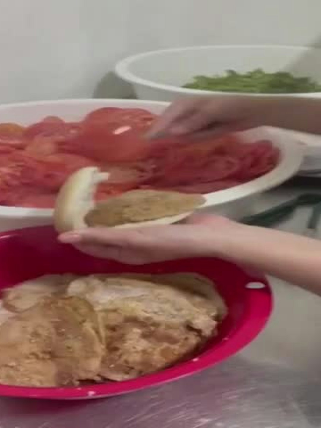Investigarán entrega de chacarero como almuerzo escolar