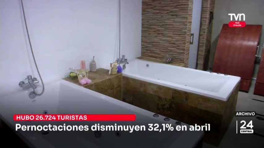 Pernoctaciones disminuyen 32,1% en abril