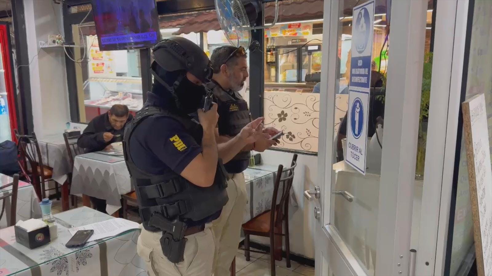 PDI realizó controles migratorios en mercado municipal
