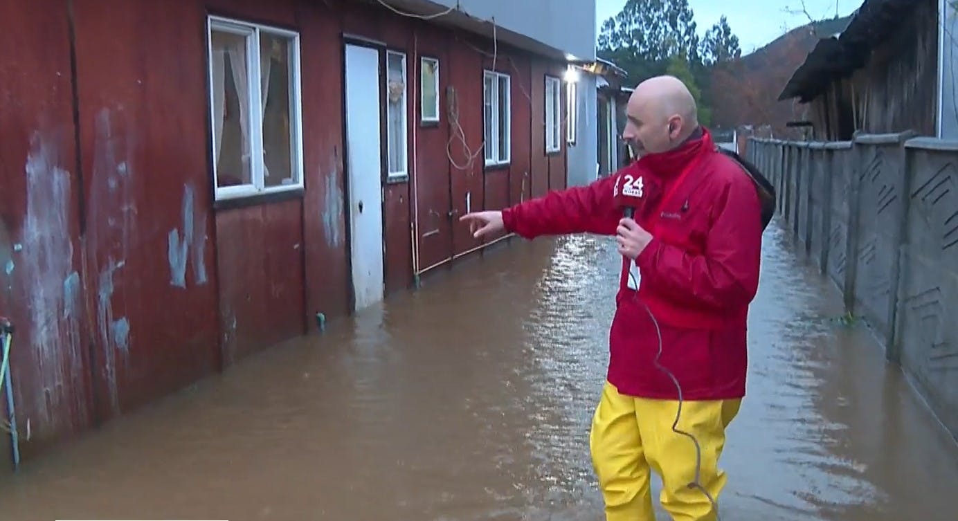 Alerta roja en Arauco y Los Ángeles: Sistema frontal provoca inundaciones, derrumbes y suspensión de clases 