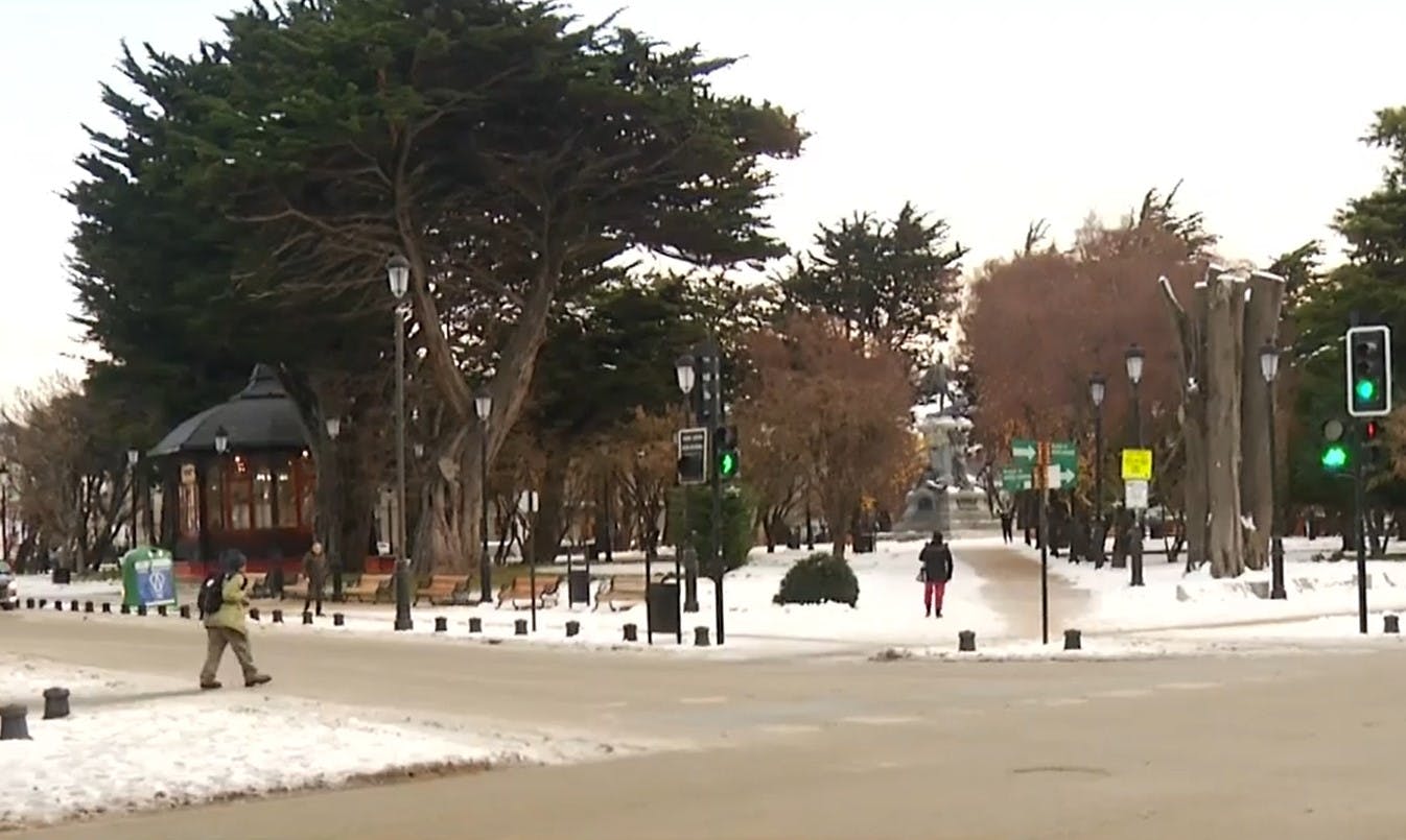 Con bajísimas temperaturas: Así viven en Punta Arenas la ola polar 