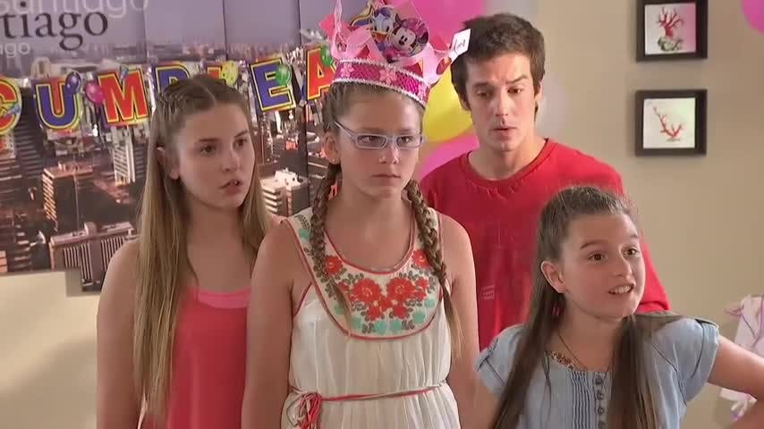 Adriana se acerca a sus hijas I Dos por uno - T1E26
