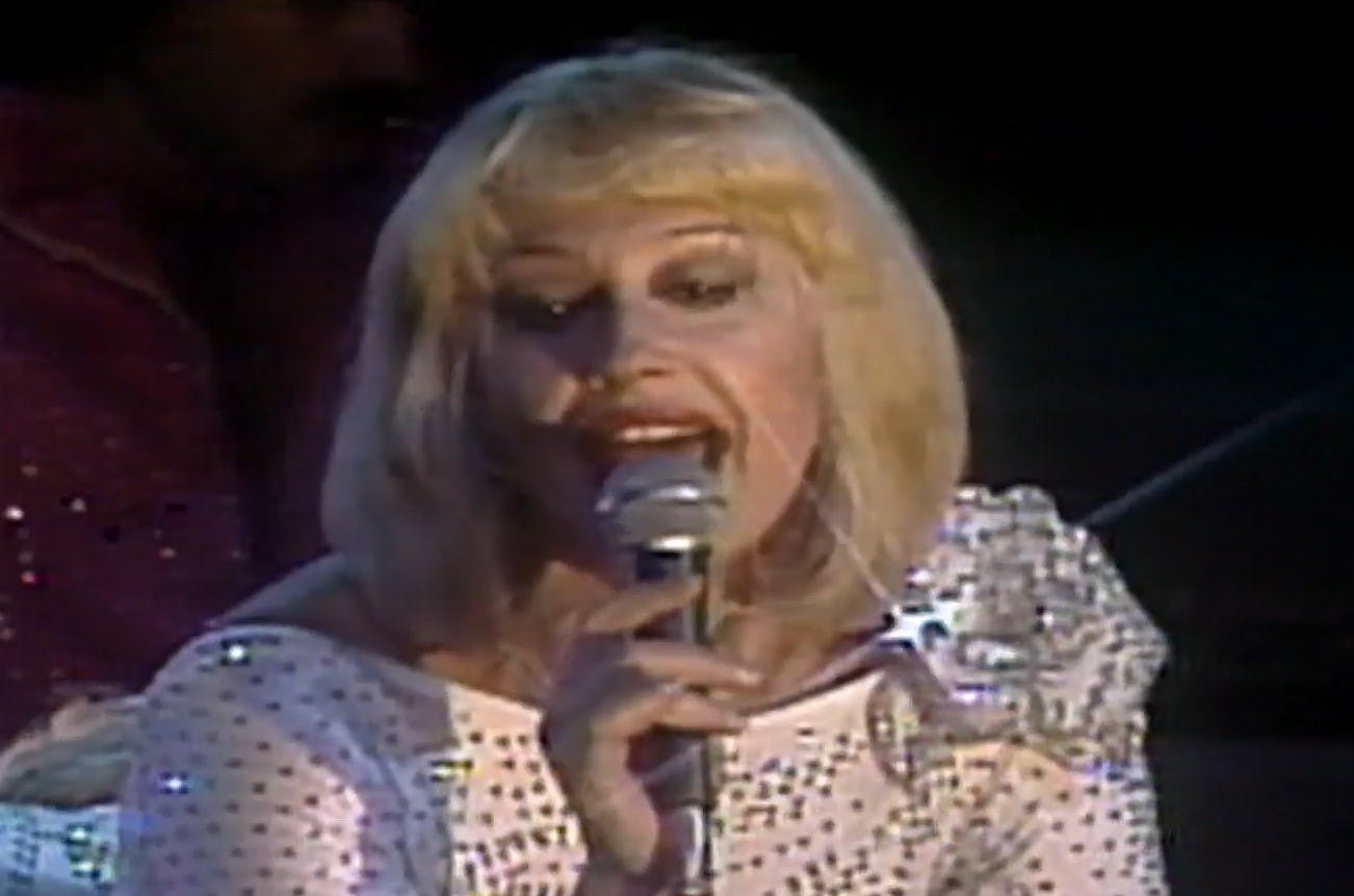 ¡Celebramos a la inmortal Raffaella Carrá! 