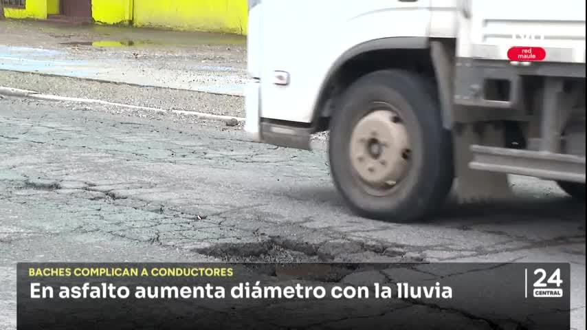 Baches complican a conductores 