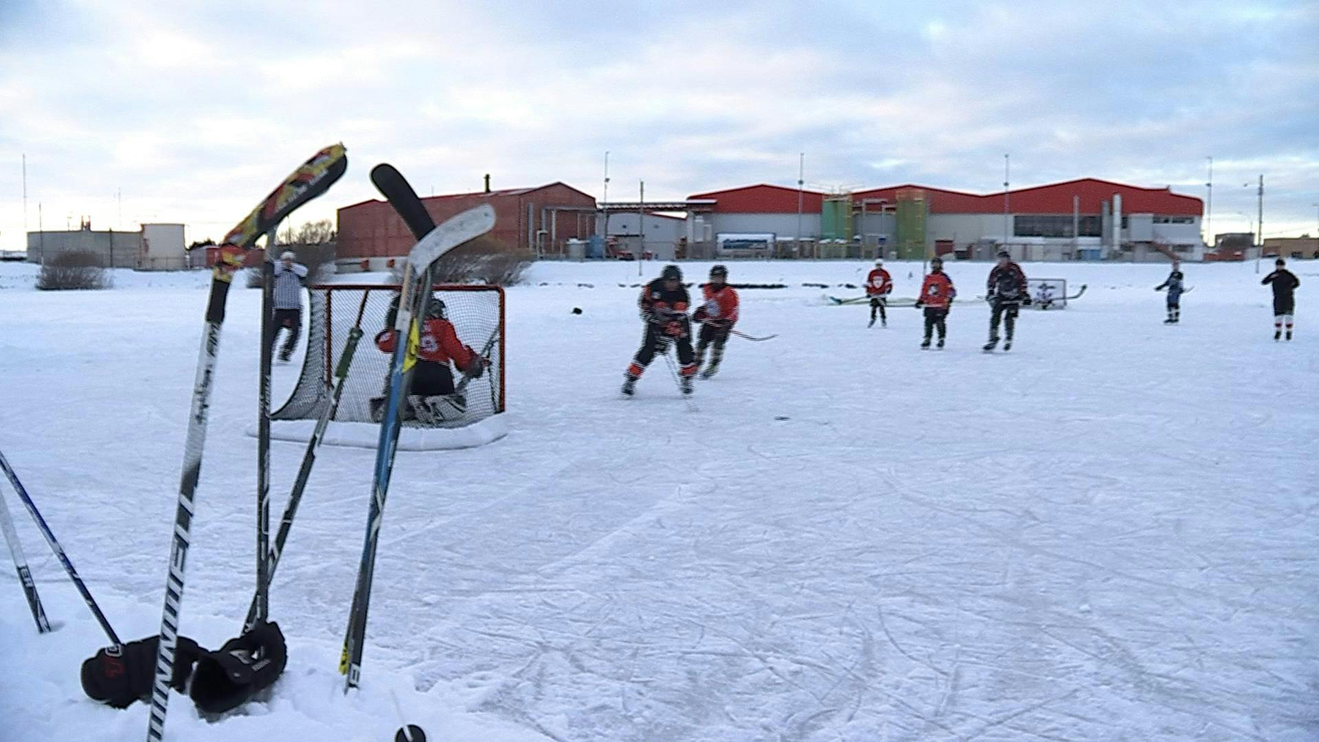 Equipos de Hockey entrenan en Laguna Pudeto