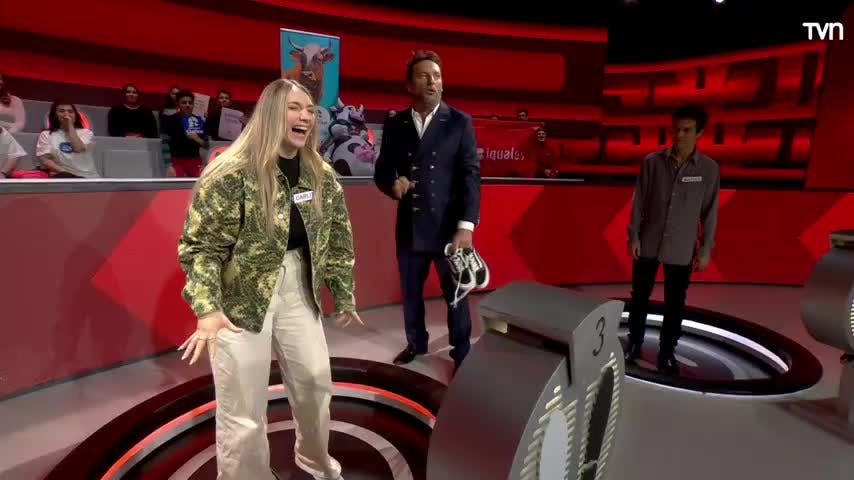 Tuvo que sacarse las zapatillas: Carlita no logró ganarle a Pato