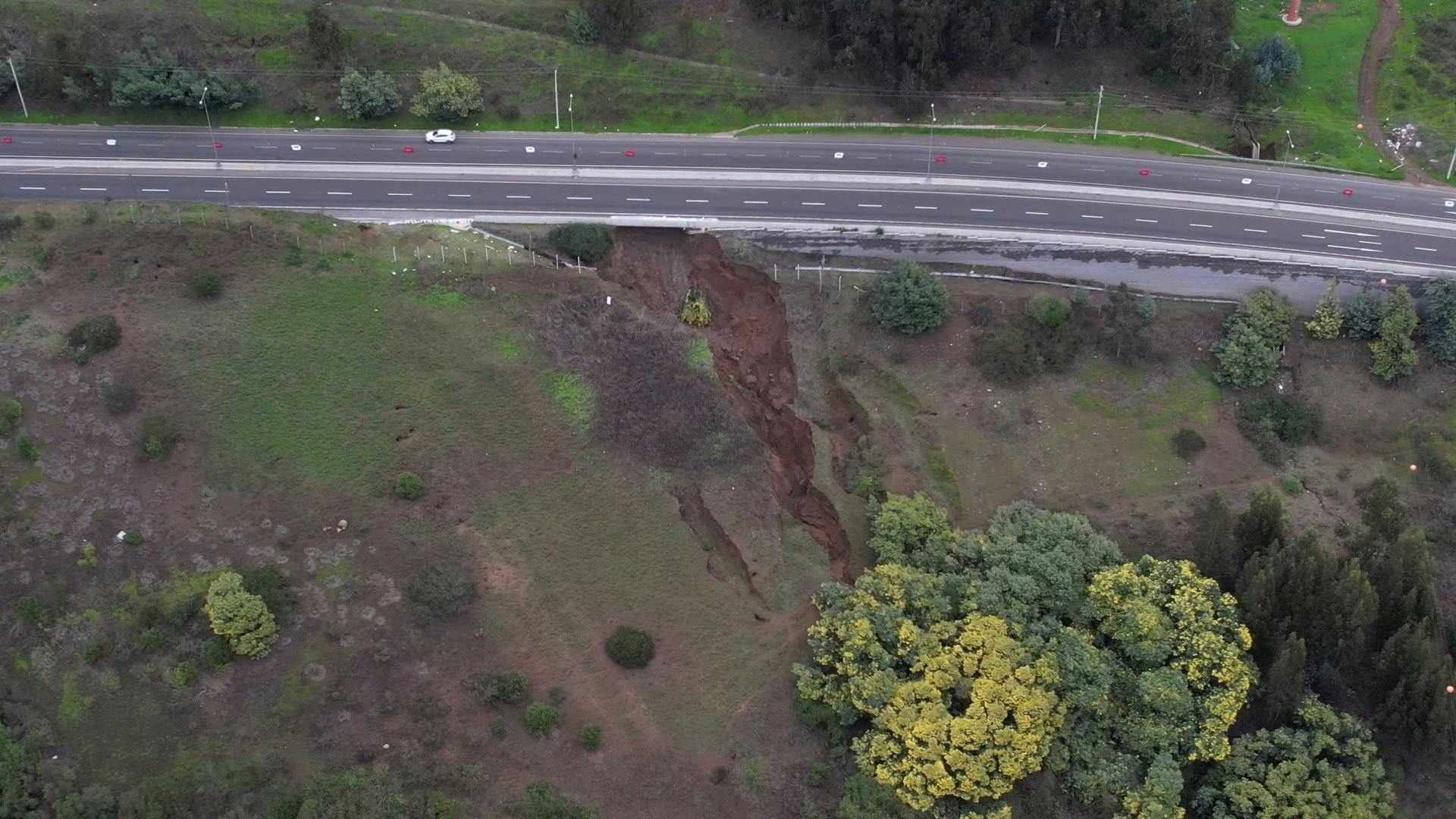 Fuertes lluvias provocaron diversos derrumbes en toda la región