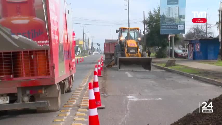 Arreglan baches en Talca