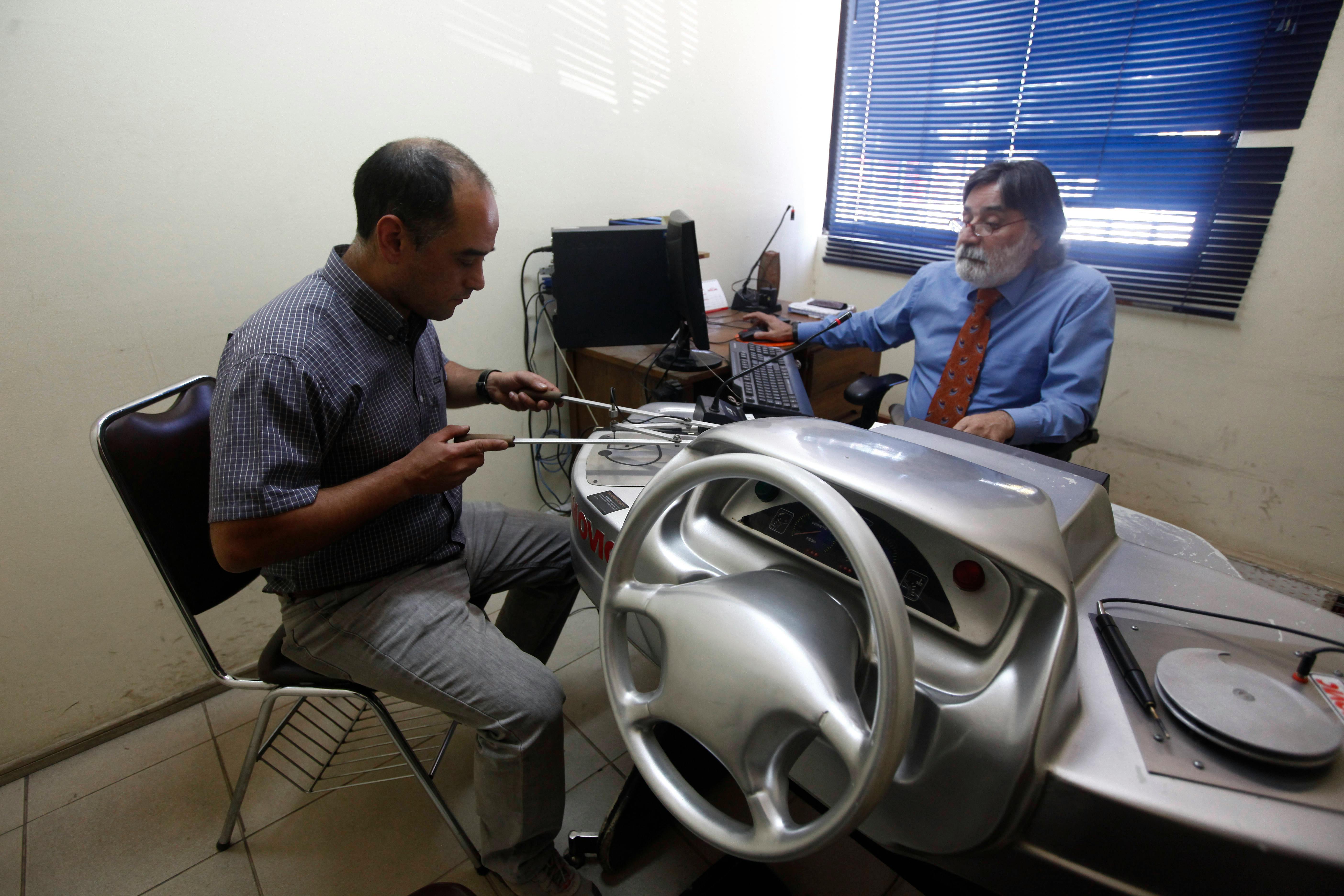 Automóvil Club a favor de nuevo examen teórico para conducir: Que se sientan obligados a estudiar