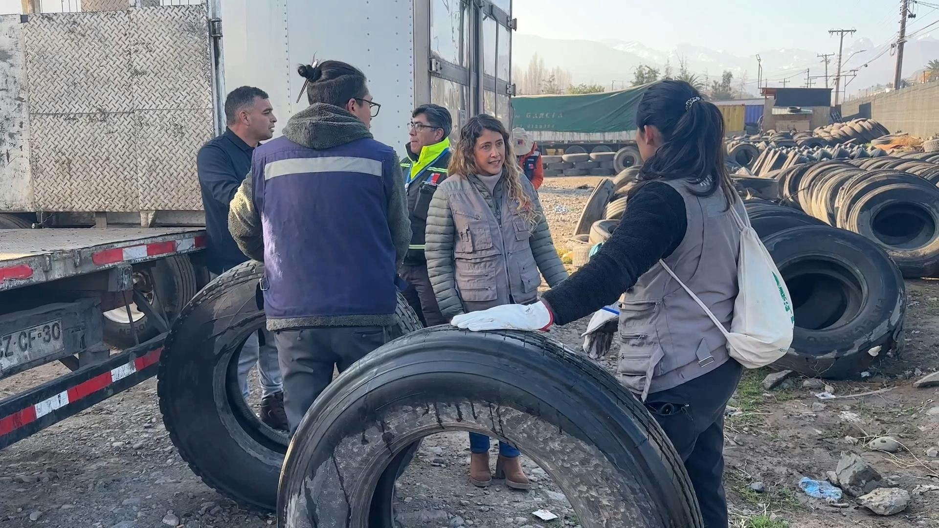 Inspeccionan retiro de neumáticos para prevenir presencia de mosquito dengue