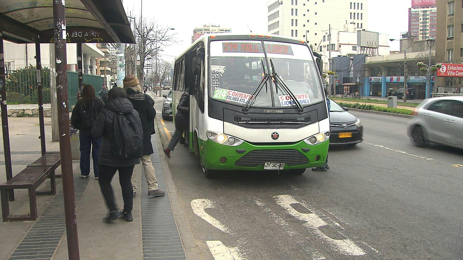 Porteños golpeados ante alza de 10 pesos en el transporte público