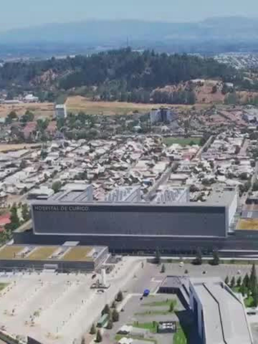 Reconocen retraso en refacciones del Hospital de Curicó